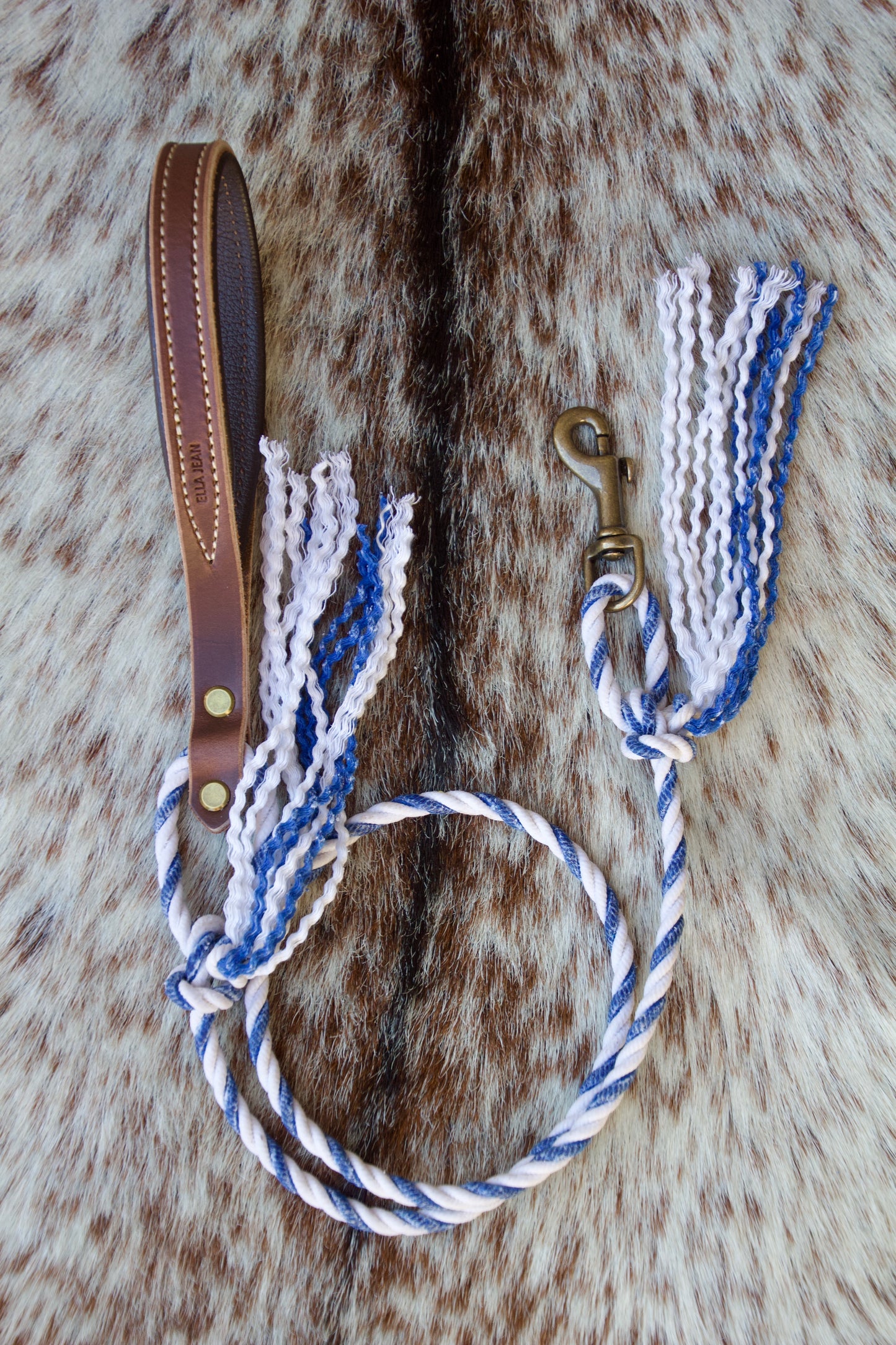 Ropin' the Dogs - White/Blue